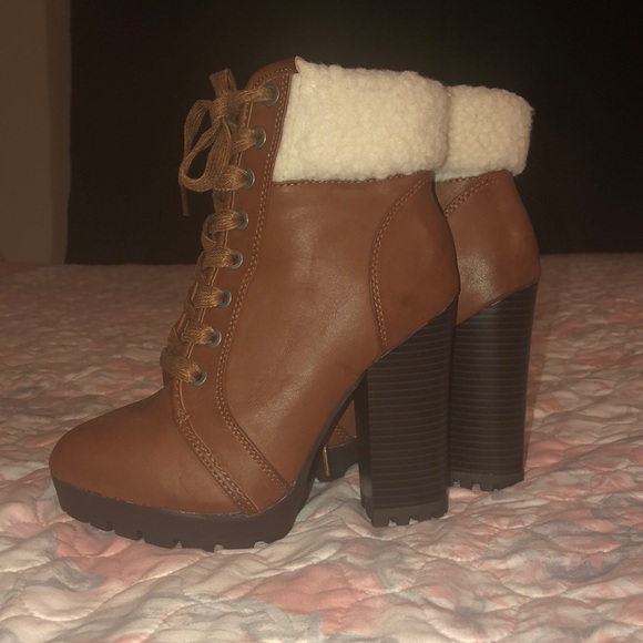 Brown fur heels - Picture 3 of 6